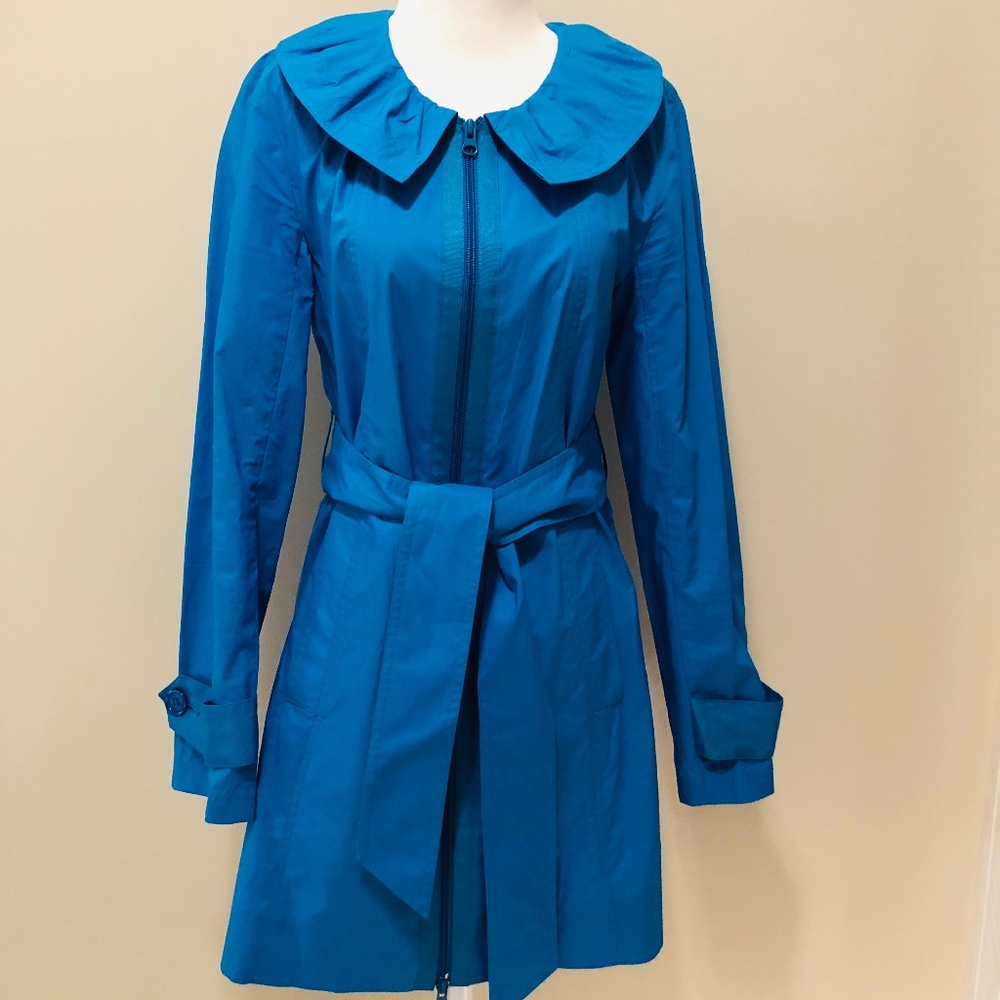 Kristin Davis coat